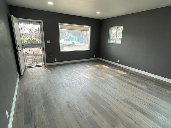 2nd image of 2715 Iowa Ave #1