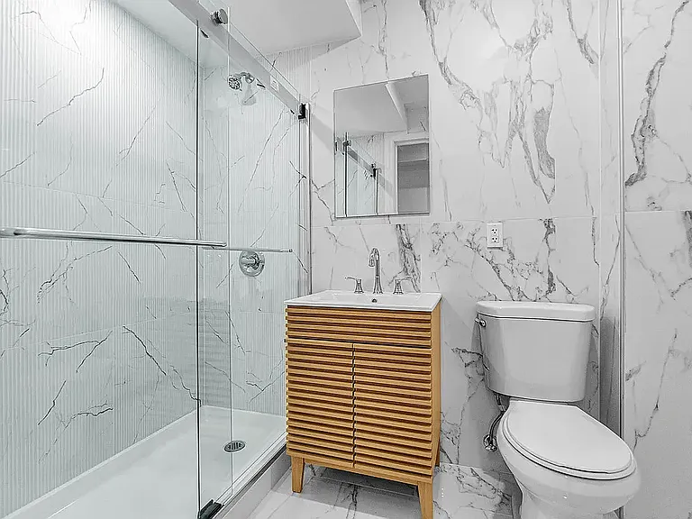 255 W 36th St #1601 — Photo 11
