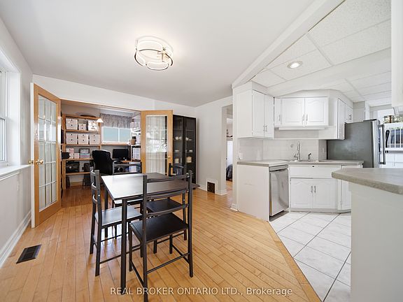 4th image of 35 Perth Rd