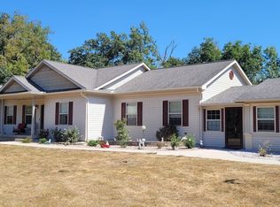 1670 Woods Ln, Centralia, IL 62801