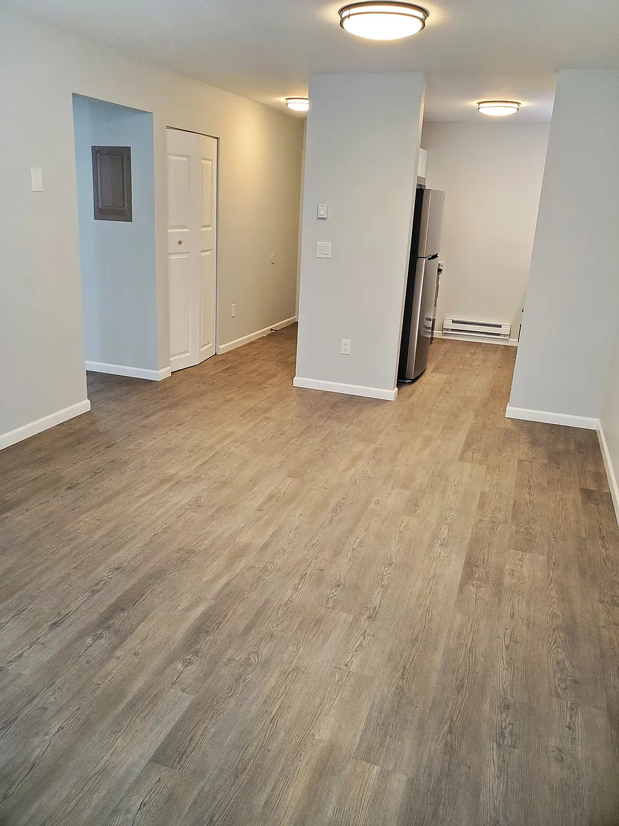 Building Photo - 532 N Bozeman Ave #D