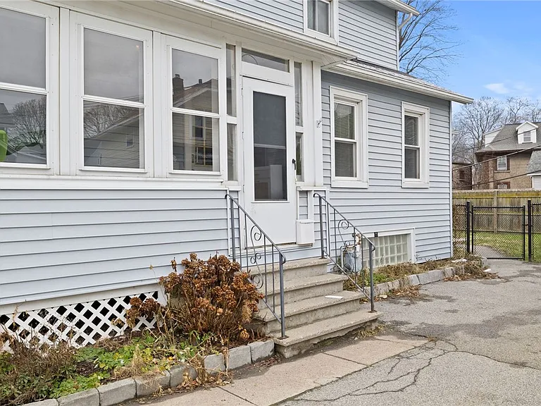 20 Bloomfield Pl — Photo 3