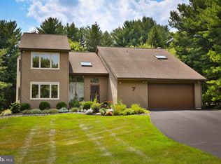 7 Haycroft Dr, Spring House, PA 19477