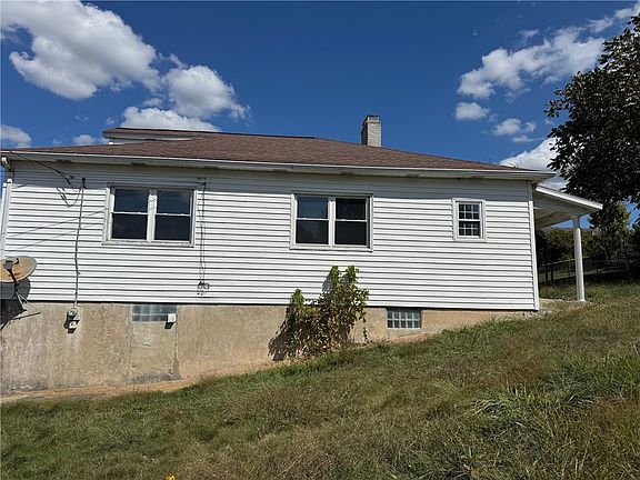 3rd image of 24 Grant St