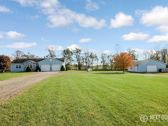3rd image of 4869 Deer Run Dr