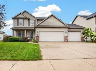 1310 Longford Ln, Bloomington, IL 61704