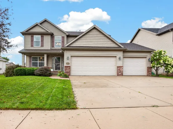 1310 Longford Ln, Bloomington, IL 61704