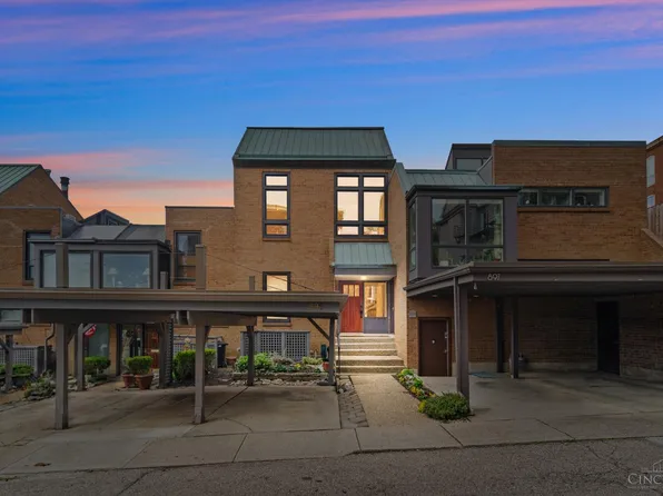 899 Riverview Pl, Cincinnati, OH 45202