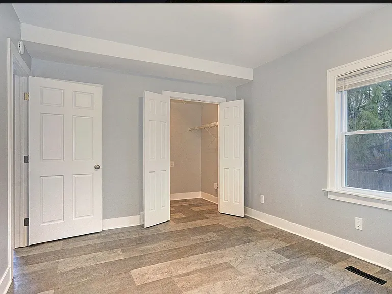 901 Sarasota Ave SE — Photo 6