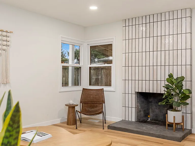 4725 NW Kahneeta Dr — Photo 19