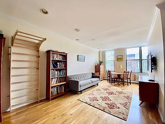 1st image of 120 Manhattan Ave APT 4B