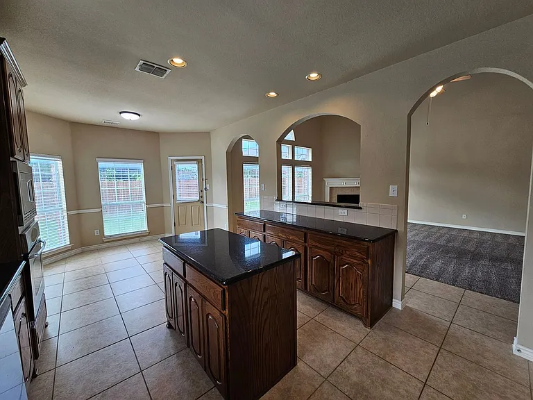 305 Cold Mountain Trl — Photo 26