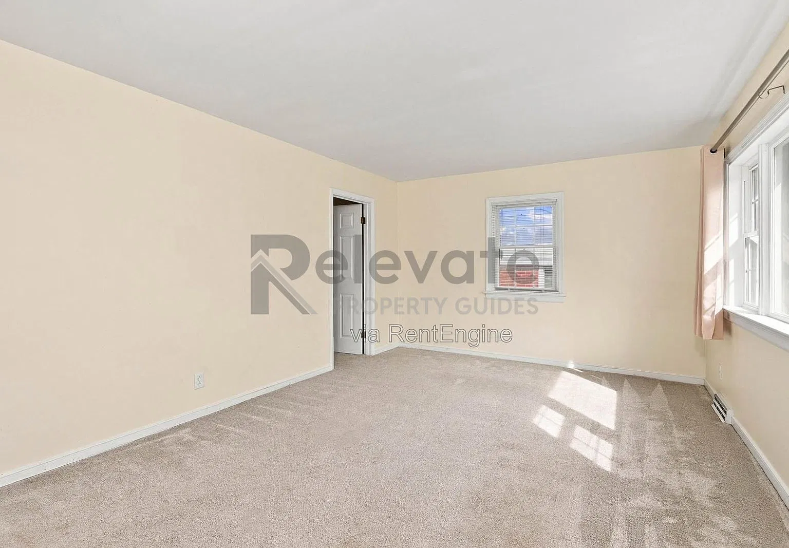 3 bed, 1.0 bath, 1154 sqft, $1,895 — Photo 3