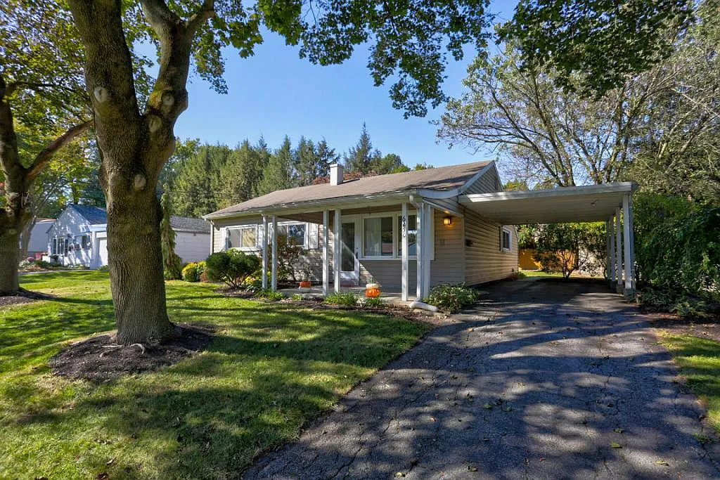 6250 Hollow Dr photo 1