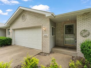 851 Blue Jay Way, Dyer, IN 46311