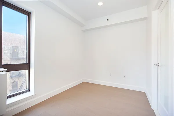 Rented by REAL New York | media 24