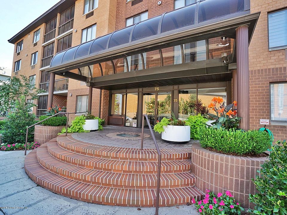 1st image of 75 Essex Dr APT 2J