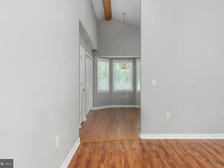 8009 Burrell Rd — Photo 19