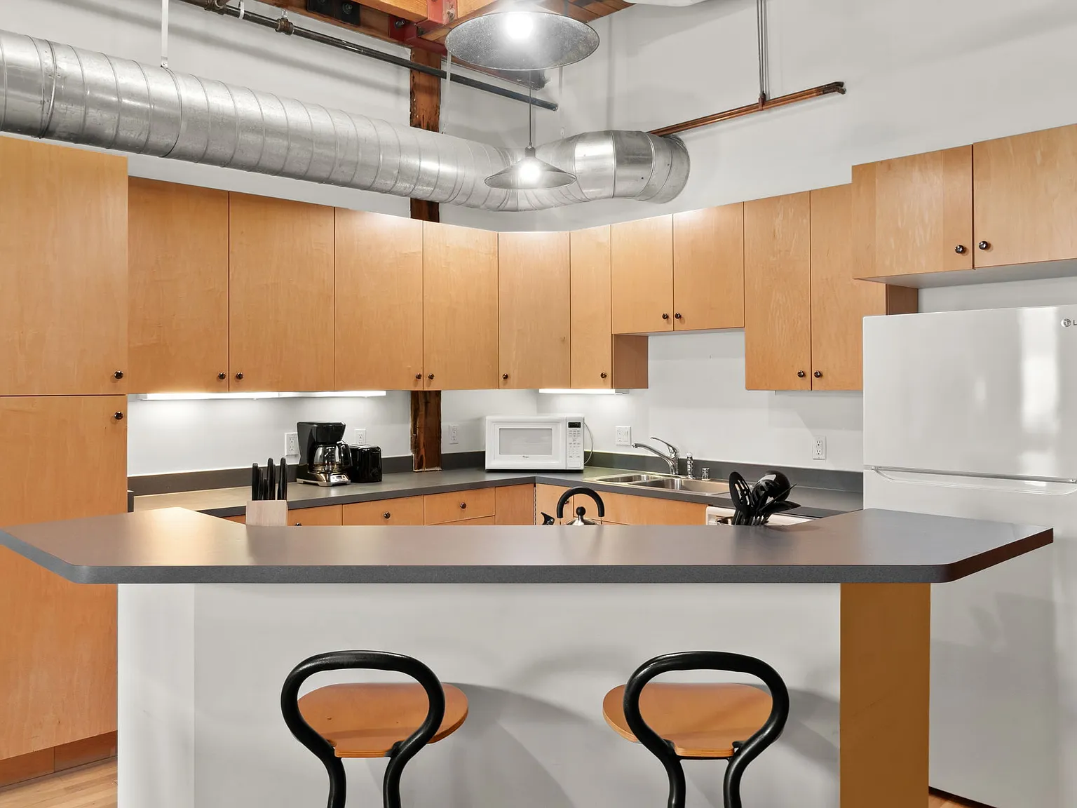 1 bed, 961 sqft, $2,750 — Photo 3