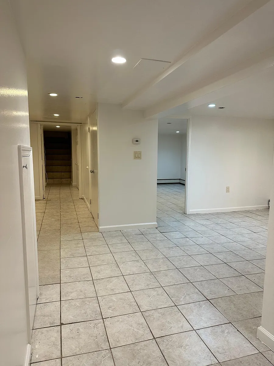 Building Photo - 46 Grant St #GROUND FLOOR