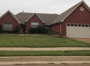 10254 Woodland Hills Dr, Cordova, TN 38018