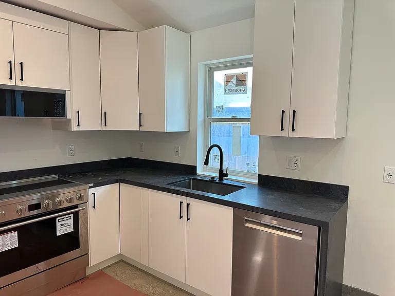 2231A Buena Vista Ave — Photo 2