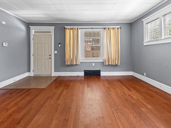 5th image of 632 Benton St
