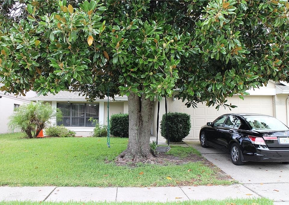 1st image of 645 Holbrook Cir