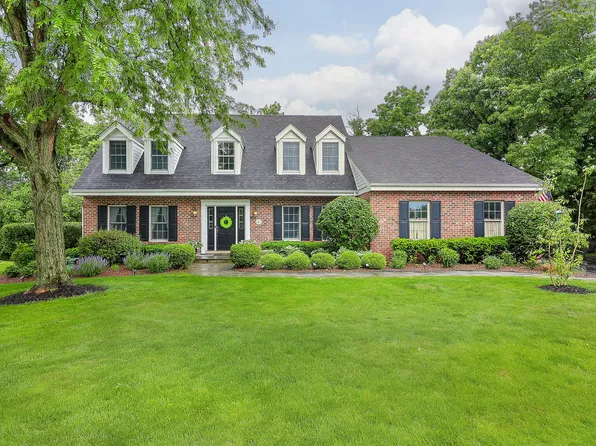 1925 Kentwood Ct, Darien, IL 60561