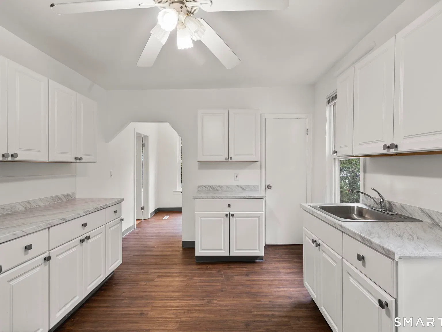 4 bed, 2.0 bath, 2268 sqft, $2,495 — Photo 2