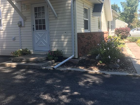 Side entrance 