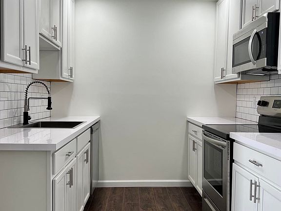 3rd image of 288 Cumberland St APT 303