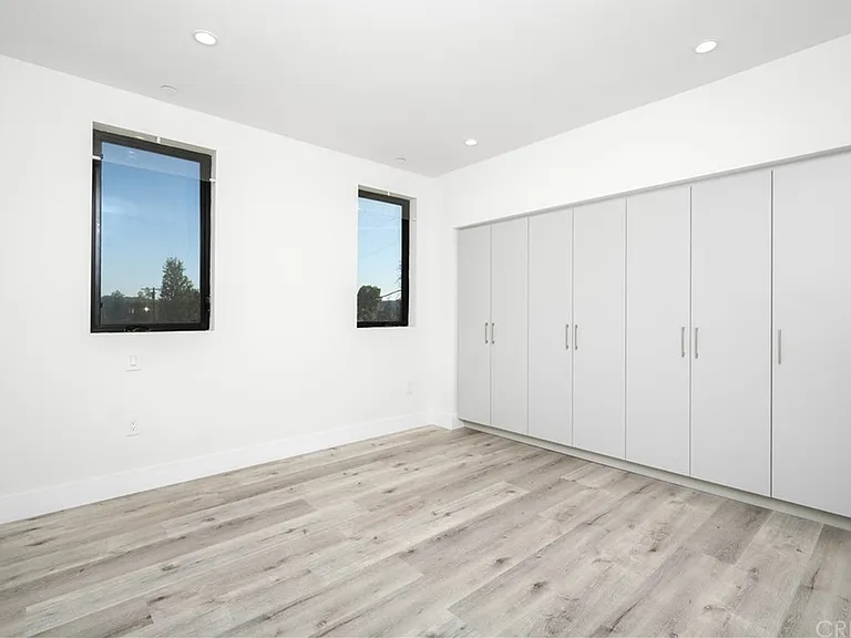 5923 Laurel Canyon Blvd #200 — Photo 9