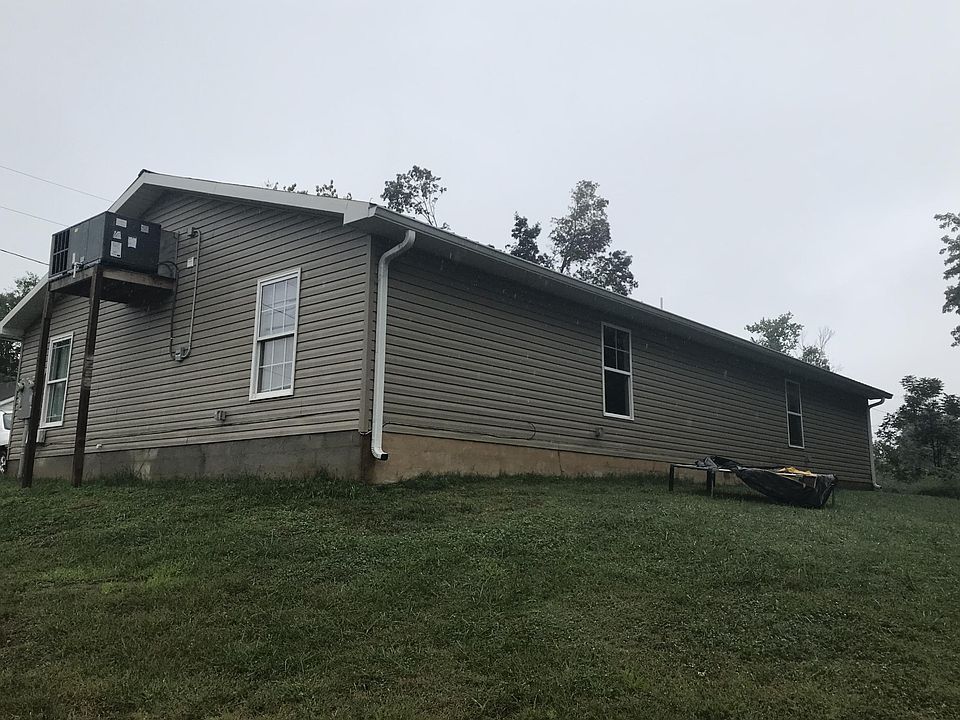 2nd image of 971973 Berry St NE