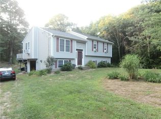 27 Casey Ln, Coventry, RI 02816