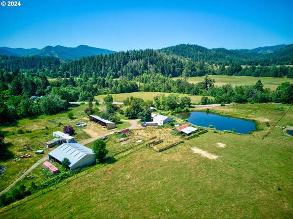 1161 Reston Rd, Roseburg, OR 97471