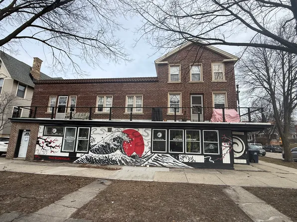 1607 N Astor St #1, Milwaukee, WI 53202