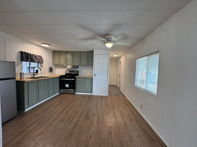 2145 Hermosa Dr — Photo 30