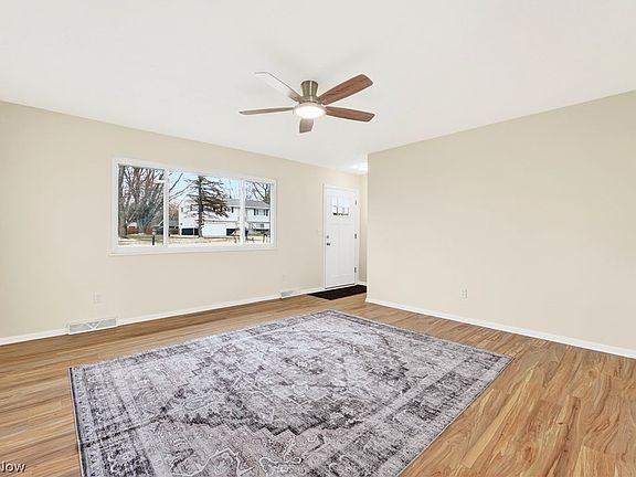 4th image of 1424 Roosevelt Ave