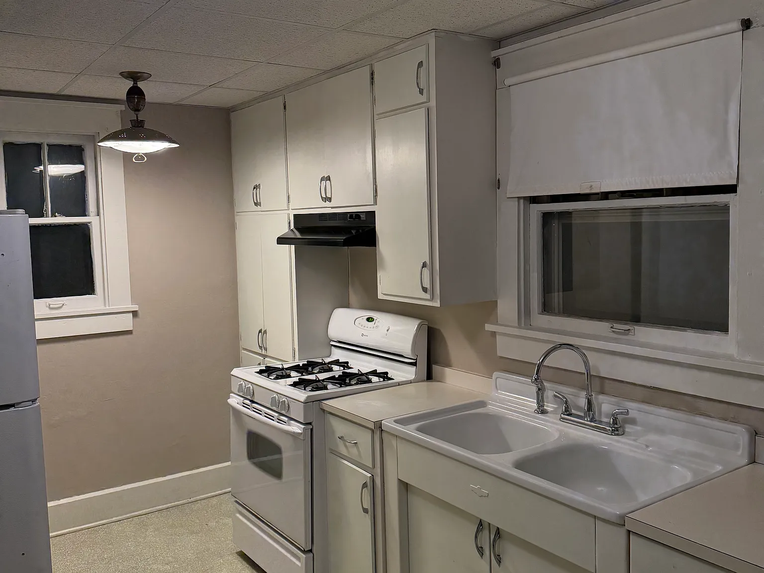 3 bed, 1.5 bath, 1516 sqft, $1,200 — Photo 2
