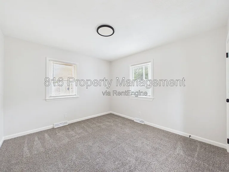 9109 E 44th St — Photo 10