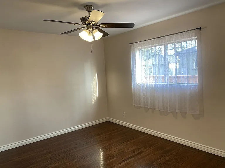 7810 Wilkinson Ave — Photo 9