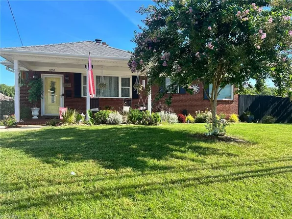 1051 S Main St, Mount Airy, NC 27030