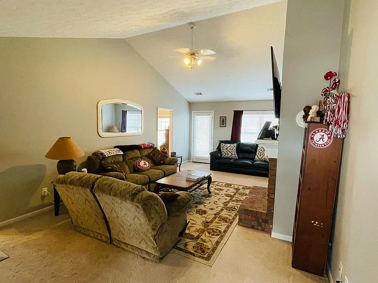 292 Chinaberry Ct — Photo 3