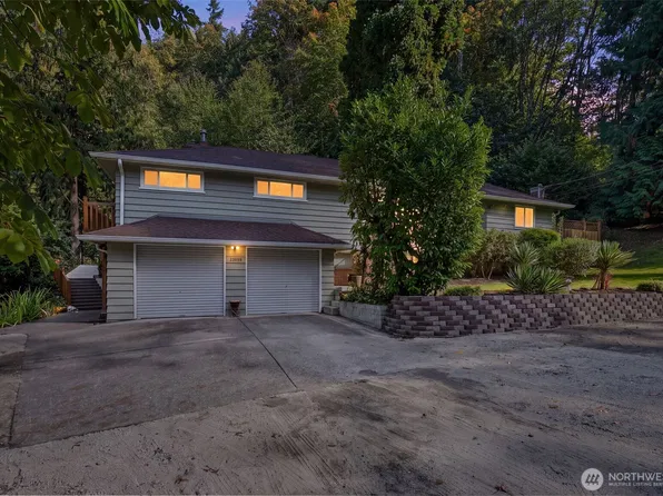 19926 40th Place NE, Lake Forest Park, WA 98155