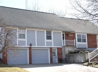 6703 Hauser Dr, Shawnee, KS 66216