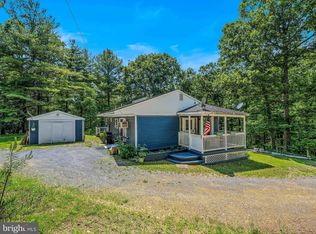 378 Oak Hill Rd, Berkeley Springs, WV 25411