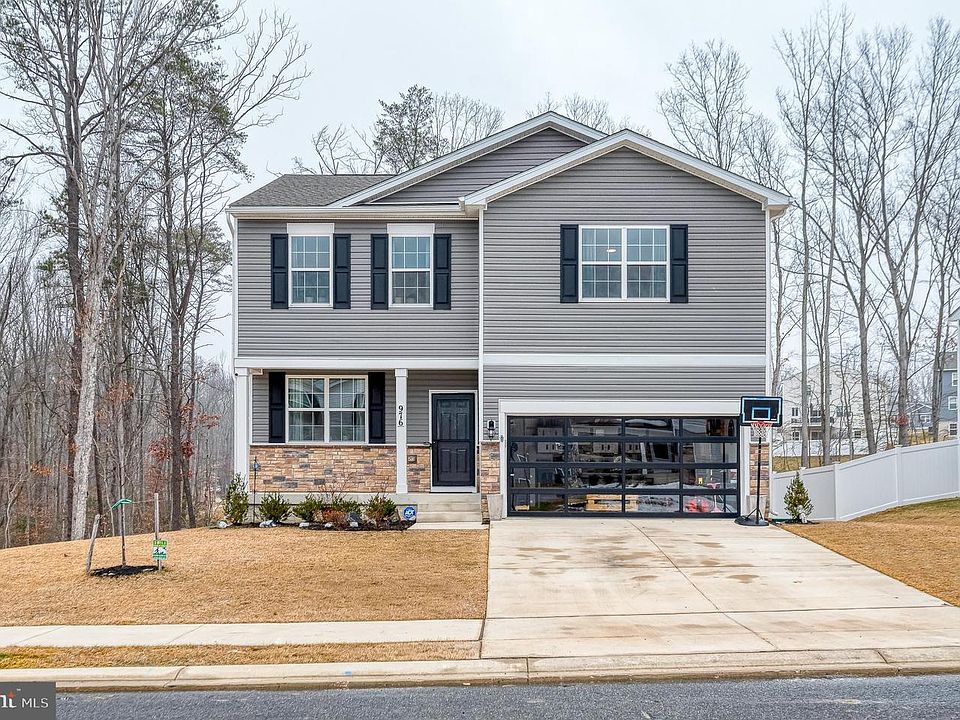 1st image of 976 Pagonia Dr