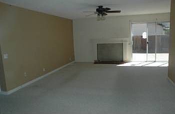 3rd image of 840 Hanover St