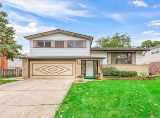 60 Lance Dr, Des Plaines, IL 60016